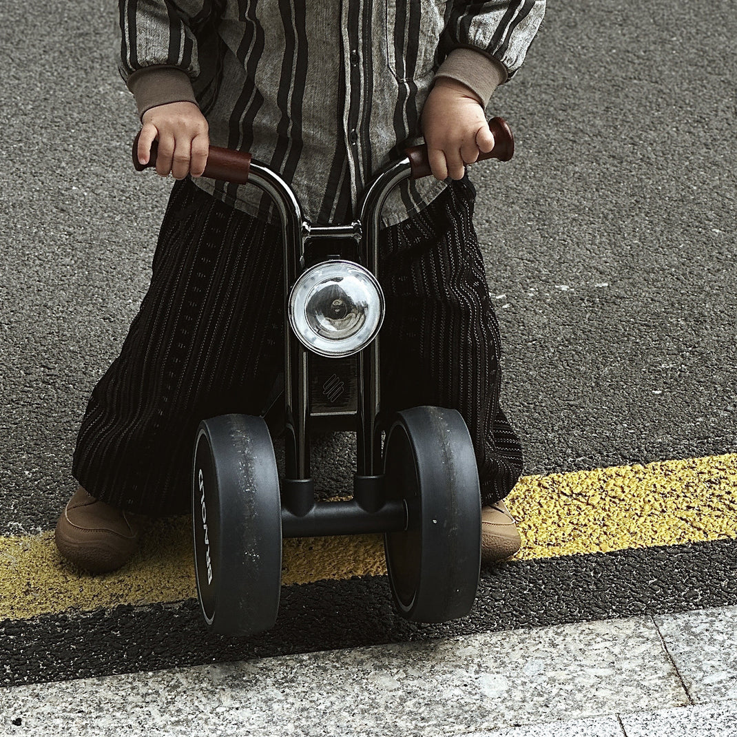 Bravold Little Biker triciclo infantil | Marrón Matte