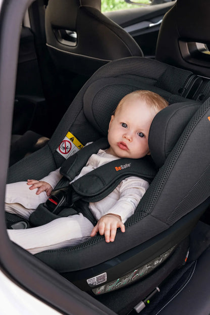Silla de coche giratoria A ContraMarcha BeSafe Beyond Ganadora ADAC