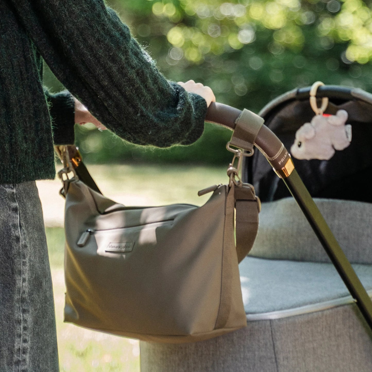 Bolso paseo marrón taupe compacto