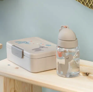 Botella con pajita para niños