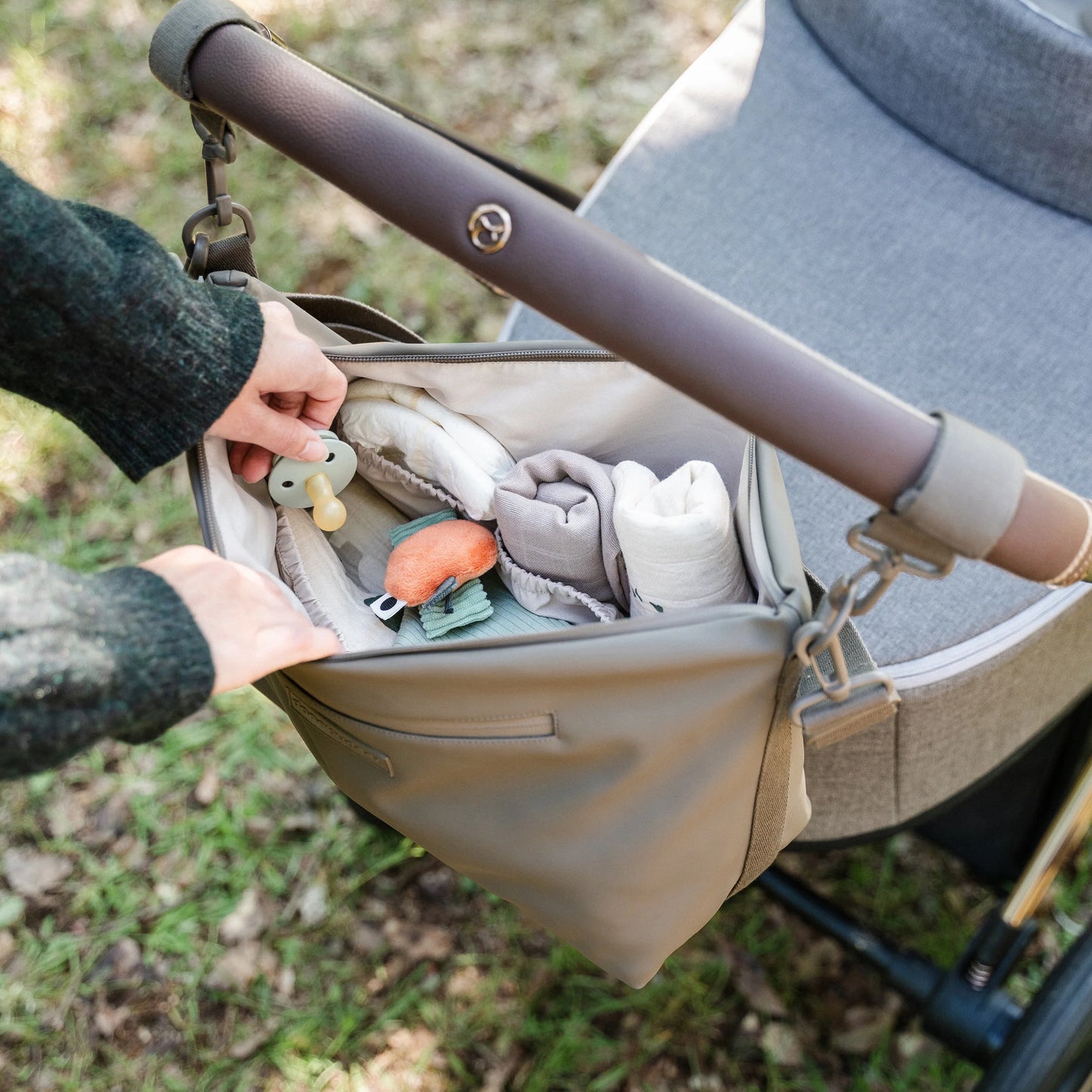 Colgador universal para bolso de carrito marrón taupe