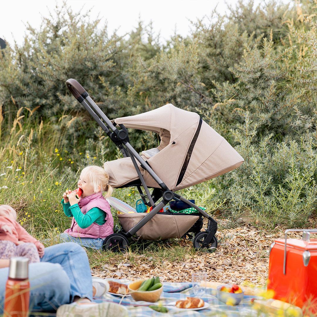 Joolz Aer2 Nest to Seat lifestyle paseo urbano