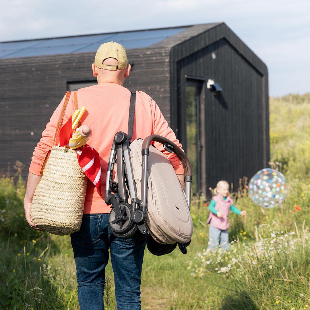 Joolz Aer2 Nest to Seat lifestyle plegado